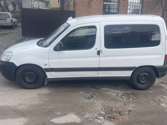 Белый Пежо Partner, объемом двигателя 1.9 л и пробегом 622 тыс. км за 2200 $, фото 4 на Automoto.ua