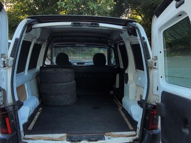 Білий Пежо Partner, об'ємом двигуна 2 л та пробігом 534 тис. км за 2000 $, фото 6 на Automoto.ua