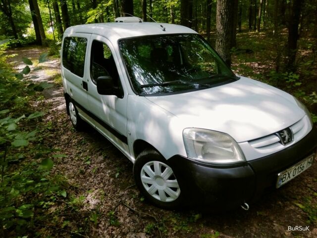Белый Пежо Partner, объемом двигателя 2 л и пробегом 385 тыс. км за 3000 $, фото 2 на Automoto.ua