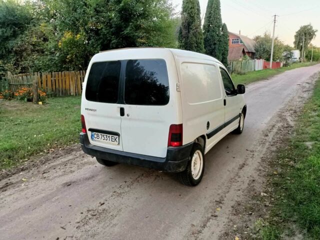 Белый Пежо Partner, объемом двигателя 1.1 л и пробегом 270 тыс. км за 2700 $, фото 2 на Automoto.ua