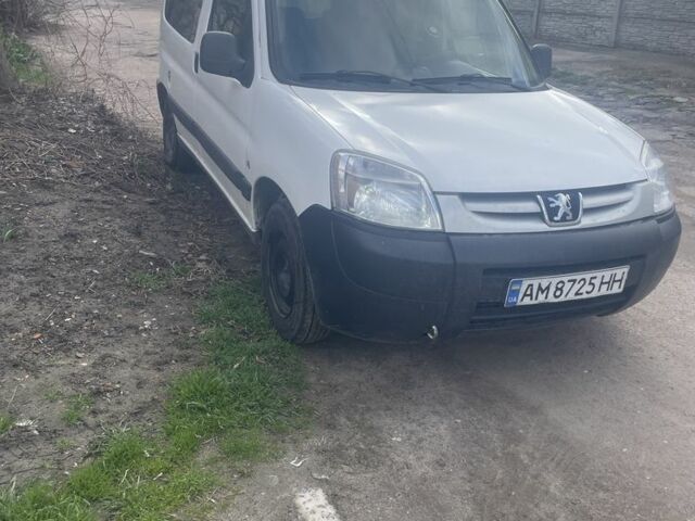 Белый Пежо Partner, объемом двигателя 1.9 л и пробегом 622 тыс. км за 2200 $, фото 1 на Automoto.ua