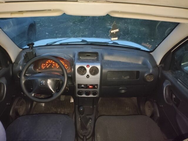 Белый Пежо Partner, объемом двигателя 0 л и пробегом 338 тыс. км за 1450 $, фото 7 на Automoto.ua