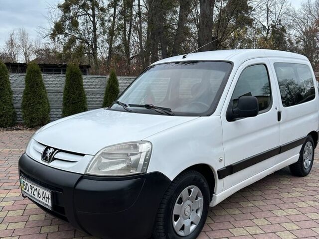 Білий Пежо Partner, об'ємом двигуна 1.6 л та пробігом 405 тис. км за 2549 $, фото 12 на Automoto.ua