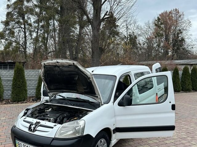 Білий Пежо Partner, об'ємом двигуна 1.6 л та пробігом 405 тис. км за 2549 $, фото 13 на Automoto.ua