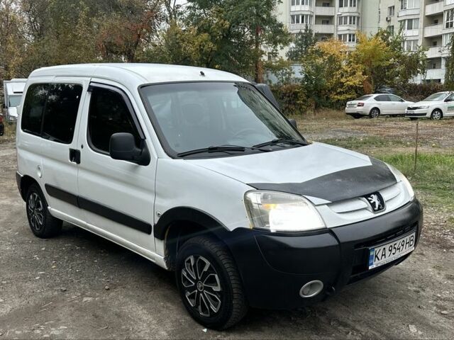 Белый Пежо Partner, объемом двигателя 1.9 л и пробегом 280 тыс. км за 3200 $, фото 1 на Automoto.ua