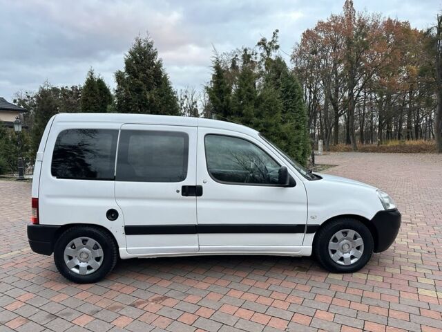 Білий Пежо Partner, об'ємом двигуна 1.6 л та пробігом 405 тис. км за 2549 $, фото 5 на Automoto.ua