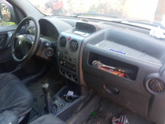 Белый Пежо Partner, объемом двигателя 1.6 л и пробегом 620 тыс. км за 2500 $, фото 6 на Automoto.ua