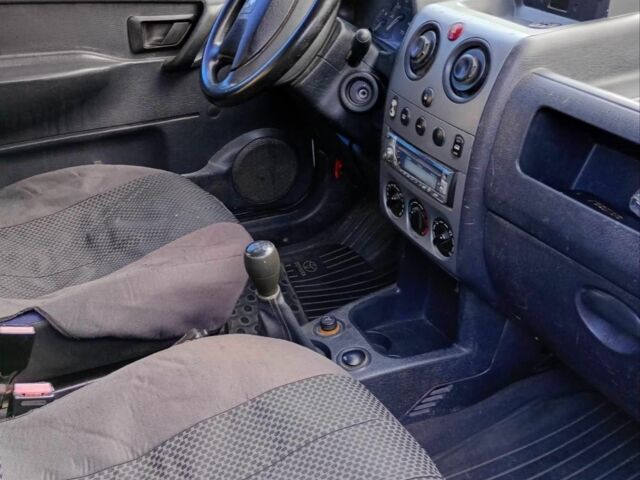 Белый Пежо Partner, объемом двигателя 1.6 л и пробегом 320 тыс. км за 3000 $, фото 1 на Automoto.ua