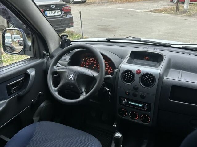 Белый Пежо Partner, объемом двигателя 1.9 л и пробегом 280 тыс. км за 3200 $, фото 7 на Automoto.ua