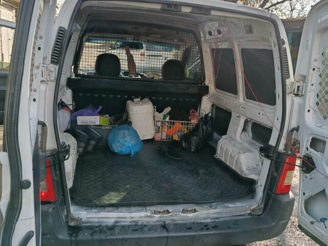 Білий Пежо Partner, об'ємом двигуна 1.4 л та пробігом 283 тис. км за 3300 $, фото 4 на Automoto.ua