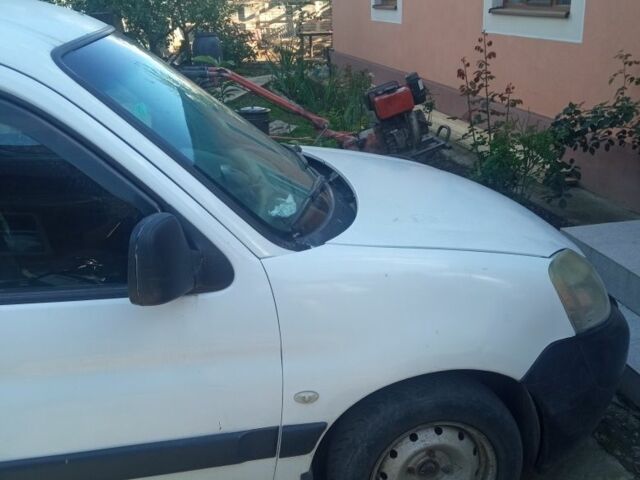 Белый Пежо Partner, объемом двигателя 1.6 л и пробегом 620 тыс. км за 2500 $, фото 4 на Automoto.ua