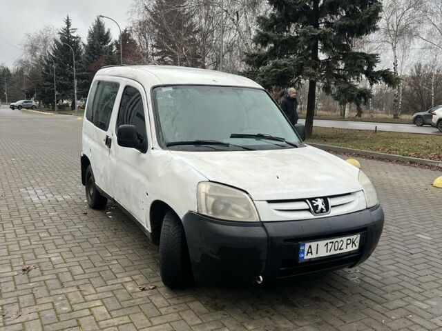 Білий Пежо Partner, об'ємом двигуна 1.6 л та пробігом 280 тис. км за 1850 $, фото 2 на Automoto.ua
