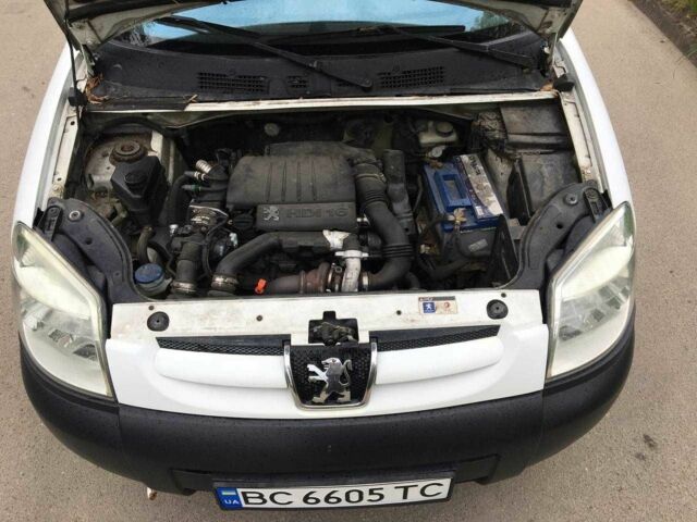 Білий Пежо Partner, об'ємом двигуна 1.6 л та пробігом 270 тис. км за 3400 $, фото 7 на Automoto.ua