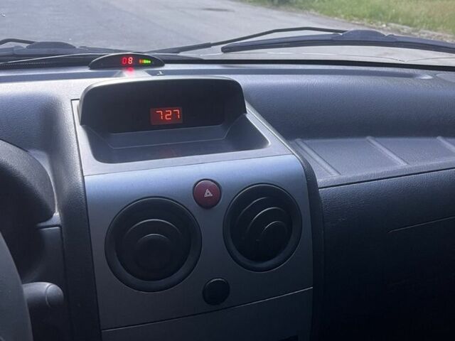 Белый Пежо Partner, объемом двигателя 1.4 л и пробегом 270 тыс. км за 3800 $, фото 7 на Automoto.ua