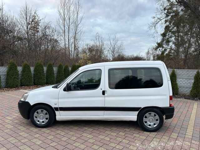 Білий Пежо Partner, об'ємом двигуна 1.6 л та пробігом 405 тис. км за 2549 $, фото 4 на Automoto.ua