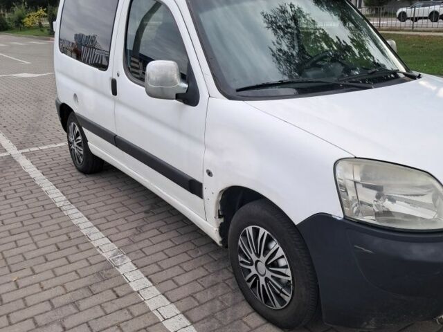Белый Пежо Partner, объемом двигателя 1.6 л и пробегом 278 тыс. км за 2600 $, фото 2 на Automoto.ua