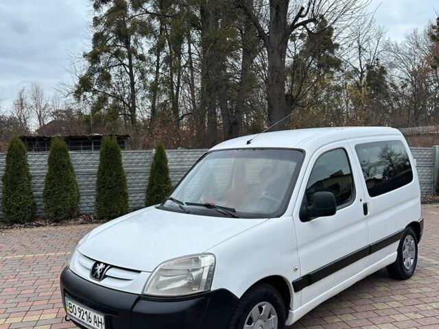 Білий Пежо Partner, об'ємом двигуна 1.6 л та пробігом 405 тис. км за 2549 $, фото 2 на Automoto.ua