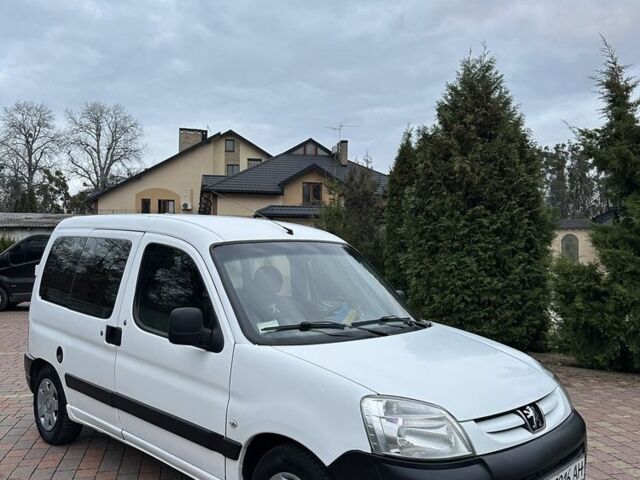 Білий Пежо Partner, об'ємом двигуна 1.6 л та пробігом 405 тис. км за 2549 $, фото 1 на Automoto.ua