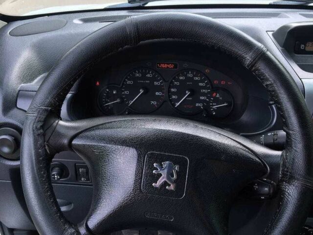 Білий Пежо Partner, об'ємом двигуна 1.6 л та пробігом 270 тис. км за 3400 $, фото 16 на Automoto.ua