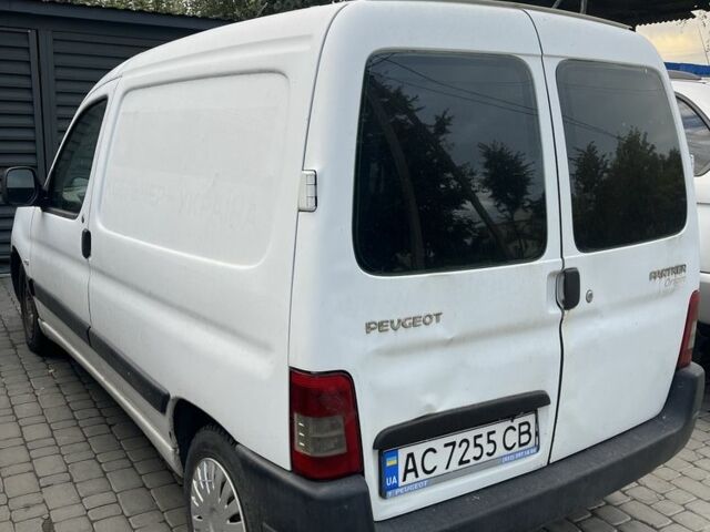 Белый Пежо Partner, объемом двигателя 1.9 л и пробегом 300 тыс. км за 2850 $, фото 3 на Automoto.ua