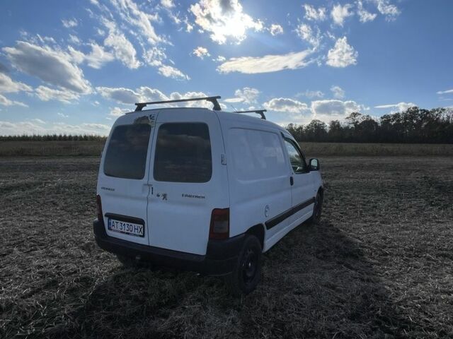 Белый Пежо Partner, объемом двигателя 1.6 л и пробегом 600 тыс. км за 2500 $, фото 4 на Automoto.ua