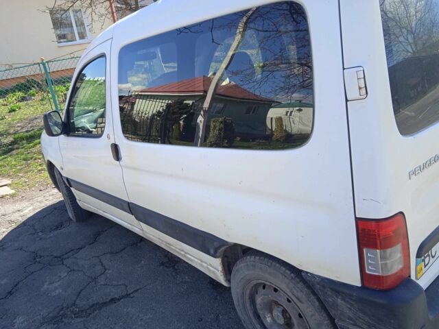 Белый Пежо Partner, объемом двигателя 1.6 л и пробегом 312 тыс. км за 3333 $, фото 2 на Automoto.ua