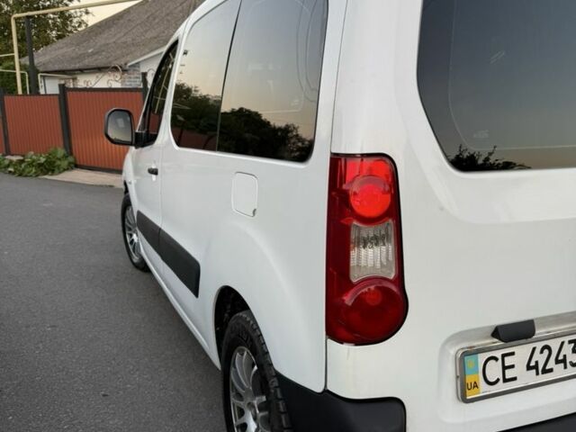 Белый Пежо Partner, объемом двигателя 1.6 л и пробегом 266 тыс. км за 4950 $, фото 4 на Automoto.ua