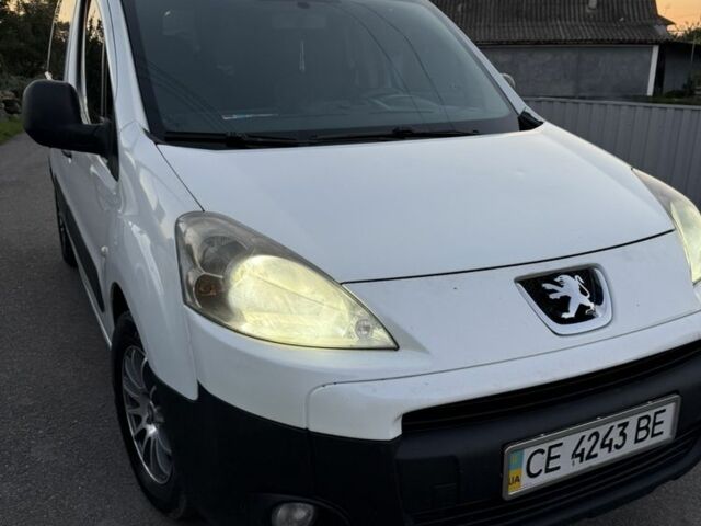 Белый Пежо Partner, объемом двигателя 1.6 л и пробегом 266 тыс. км за 4950 $, фото 1 на Automoto.ua