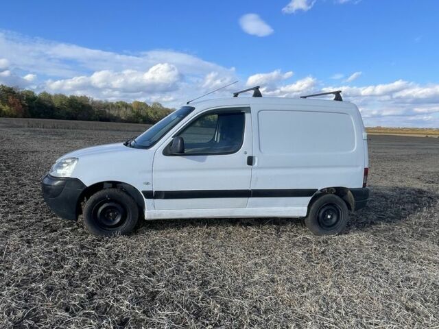 Белый Пежо Partner, объемом двигателя 1.6 л и пробегом 600 тыс. км за 2500 $, фото 2 на Automoto.ua