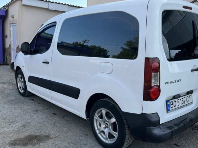 Белый Пежо Partner, объемом двигателя 1.6 л и пробегом 325 тыс. км за 5900 $, фото 3 на Automoto.ua