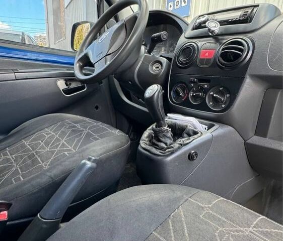 Белый Пежо Partner, объемом двигателя 1.4 л и пробегом 220 тыс. км за 3300 $, фото 5 на Automoto.ua