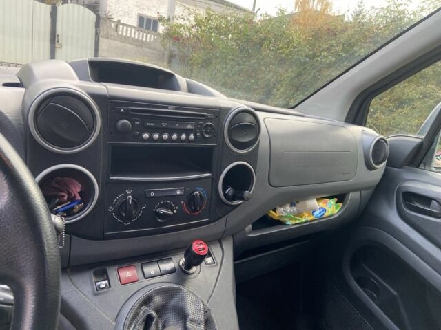 Белый Пежо Partner, объемом двигателя 1.6 л и пробегом 251 тыс. км за 5100 $, фото 4 на Automoto.ua