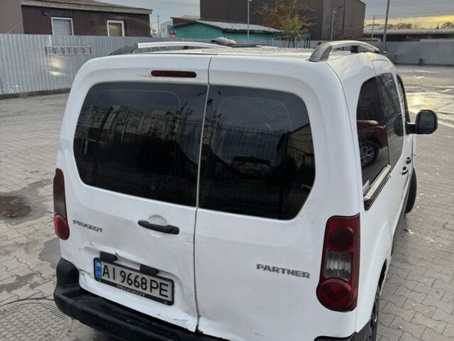 Білий Пежо Partner, об'ємом двигуна 1.6 л та пробігом 528 тис. км за 3750 $, фото 5 на Automoto.ua