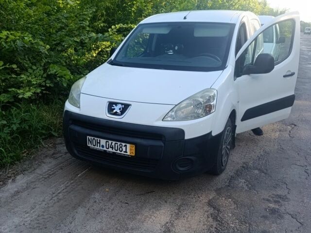 Белый Пежо Partner, объемом двигателя 1.6 л и пробегом 345 тыс. км за 4800 $, фото 8 на Automoto.ua