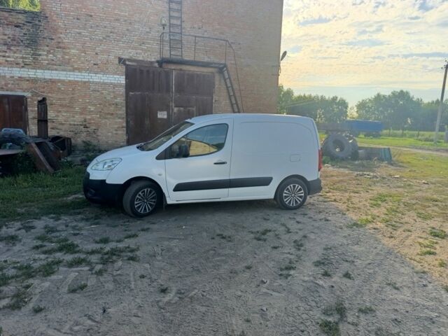 Белый Пежо Partner, объемом двигателя 1.6 л и пробегом 345 тыс. км за 4800 $, фото 7 на Automoto.ua
