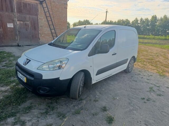 Белый Пежо Partner, объемом двигателя 1.6 л и пробегом 345 тыс. км за 4800 $, фото 4 на Automoto.ua