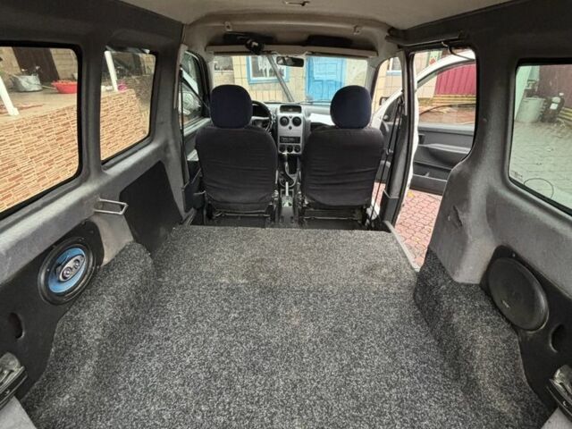 Білий Пежо Partner, об'ємом двигуна 1.6 л та пробігом 316 тис. км за 3300 $, фото 12 на Automoto.ua