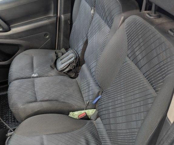 Белый Пежо Partner, объемом двигателя 1.6 л и пробегом 376 тыс. км за 2900 $, фото 12 на Automoto.ua