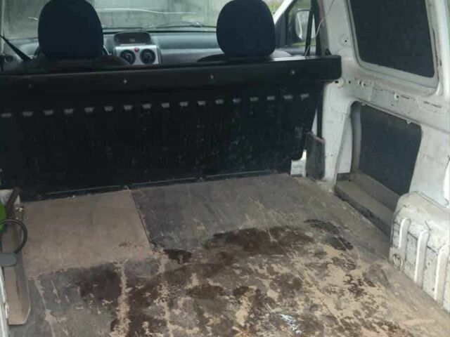 Белый Пежо Partner, объемом двигателя 1.4 л и пробегом 250 тыс. км за 2000 $, фото 5 на Automoto.ua