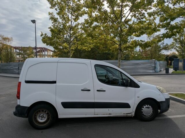 Белый Пежо Partner, объемом двигателя 1.6 л и пробегом 376 тыс. км за 2900 $, фото 6 на Automoto.ua