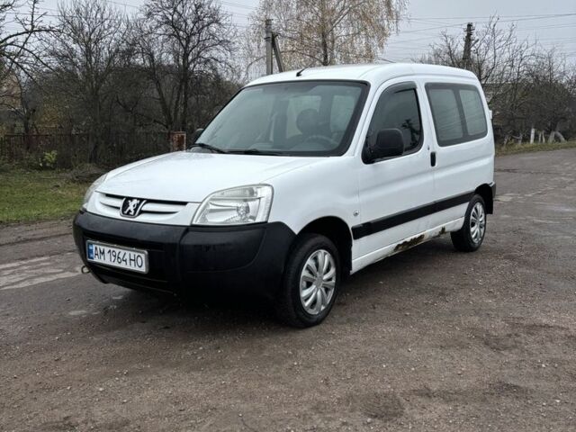 Білий Пежо Partner, об'ємом двигуна 1.6 л та пробігом 316 тис. км за 3300 $, фото 2 на Automoto.ua
