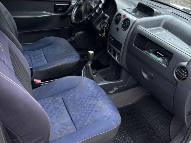 Білий Пежо Partner, об'ємом двигуна 1.6 л та пробігом 316 тис. км за 3300 $, фото 7 на Automoto.ua