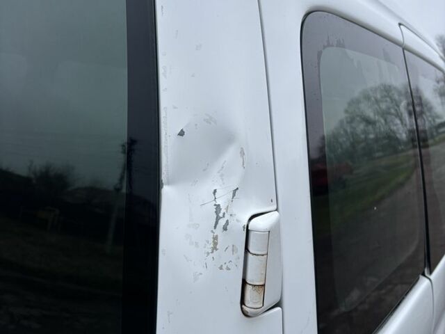 Білий Пежо Partner, об'ємом двигуна 1.6 л та пробігом 316 тис. км за 3300 $, фото 18 на Automoto.ua