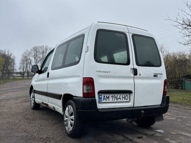 Білий Пежо Partner, об'ємом двигуна 1.6 л та пробігом 316 тис. км за 3300 $, фото 3 на Automoto.ua
