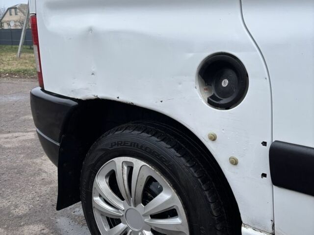 Білий Пежо Partner, об'ємом двигуна 1.6 л та пробігом 316 тис. км за 3300 $, фото 16 на Automoto.ua