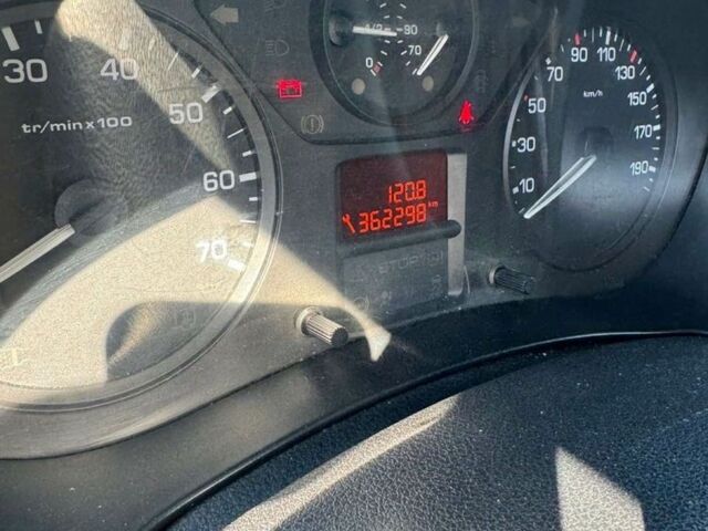 Белый Пежо Partner, объемом двигателя 1.6 л и пробегом 362 тыс. км за 4000 $, фото 6 на Automoto.ua