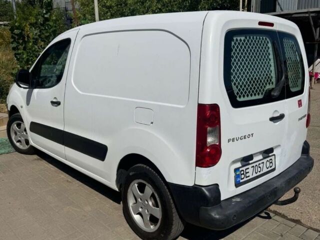 Белый Пежо Partner, объемом двигателя 1.6 л и пробегом 362 тыс. км за 4000 $, фото 3 на Automoto.ua