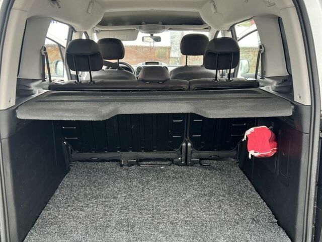 Белый Пежо Partner, объемом двигателя 1.6 л и пробегом 165 тыс. км за 7500 $, фото 7 на Automoto.ua