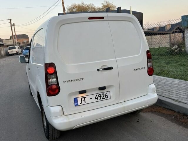 Білий Пежо Partner, об'ємом двигуна 1.6 л та пробігом 238 тис. км за 2500 $, фото 5 на Automoto.ua