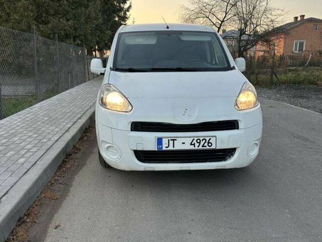 Білий Пежо Partner, об'ємом двигуна 1.6 л та пробігом 238 тис. км за 2500 $, фото 1 на Automoto.ua